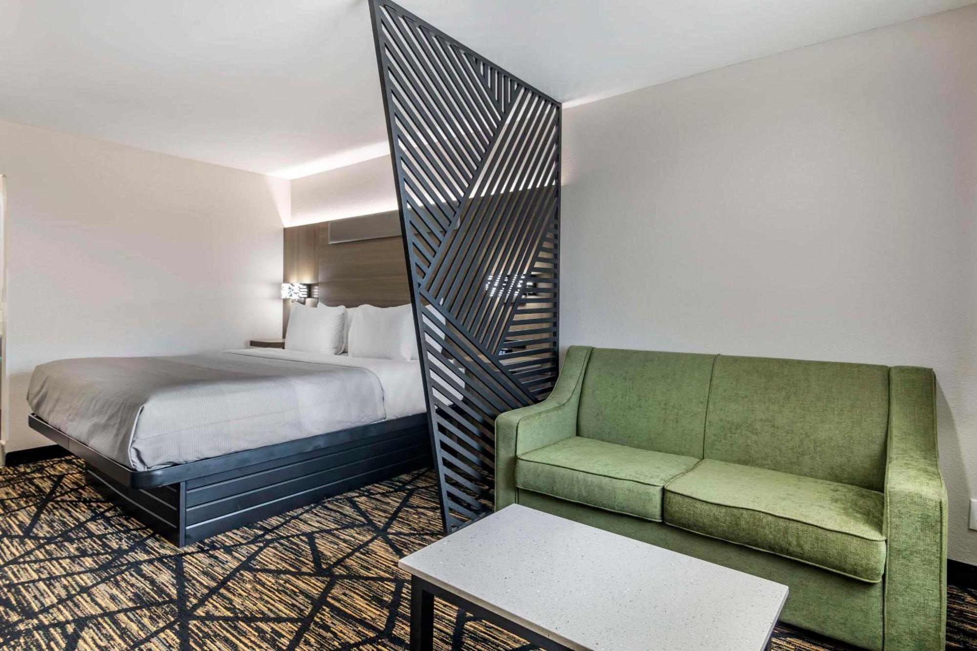 Hotel Quality & Area