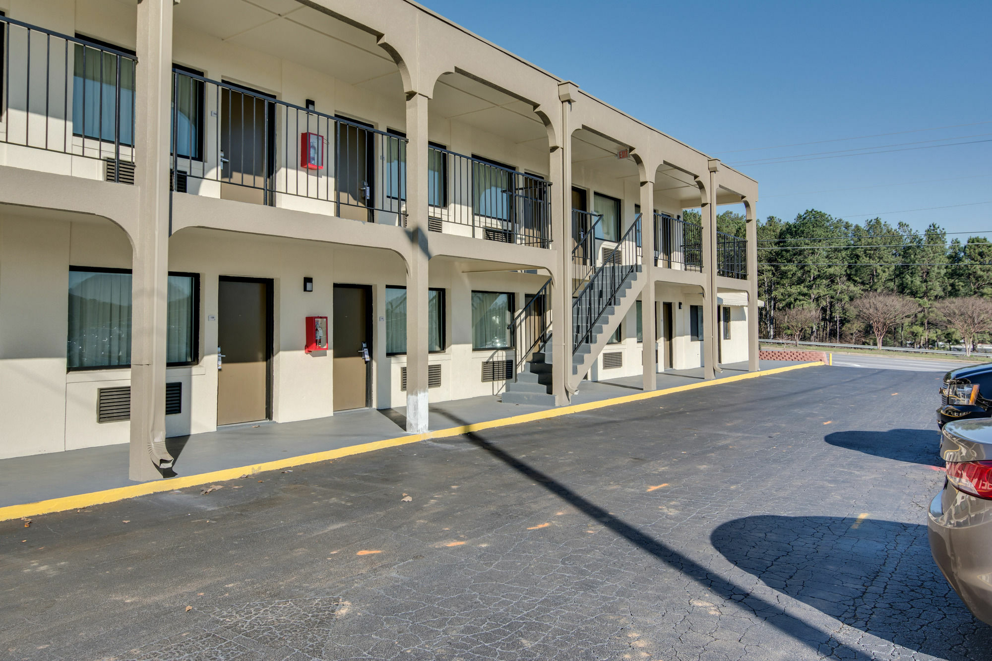 Hotel Quality & Area 2*